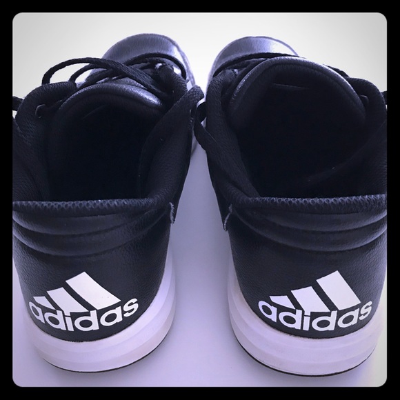 adidas boys size 4